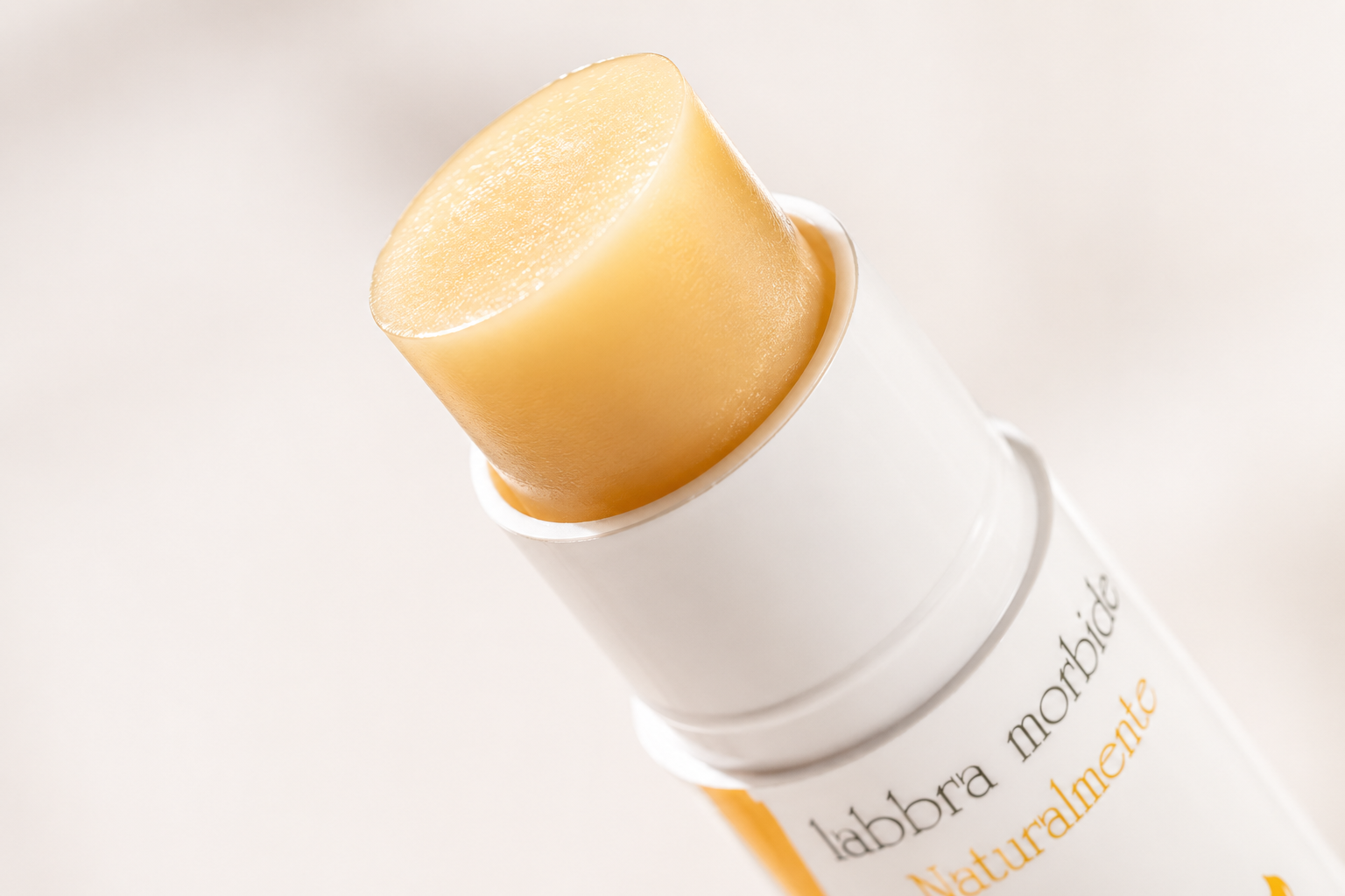 Cura naturale delle labbra con APÌ Stick alla Propoli
